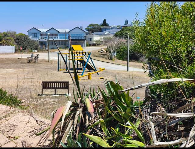 786M² VACANT LAND FOR SALE IN PARADISE BEACH